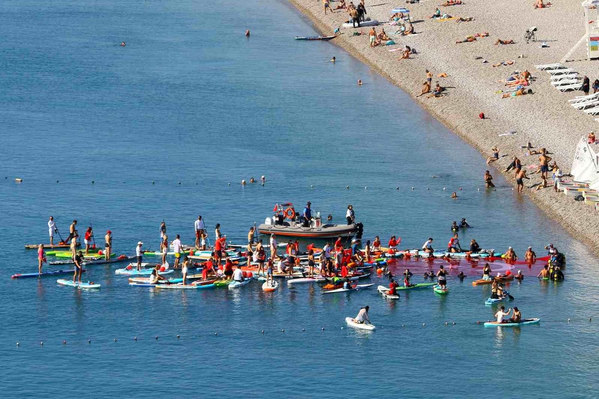 Antalya\'da Cumhuriyet Bayramı Coşkusu
