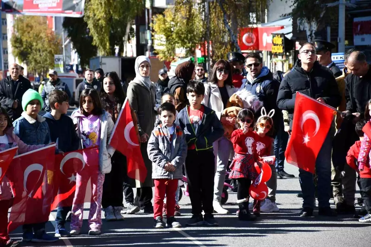 Ardahan\'da Cumhuriyet Bayramı Coşkuyla Kutlandı