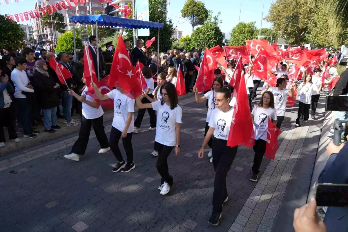 Cumhuriyetin 101. Yılı Edremit\'te coşkuyla kutlandı