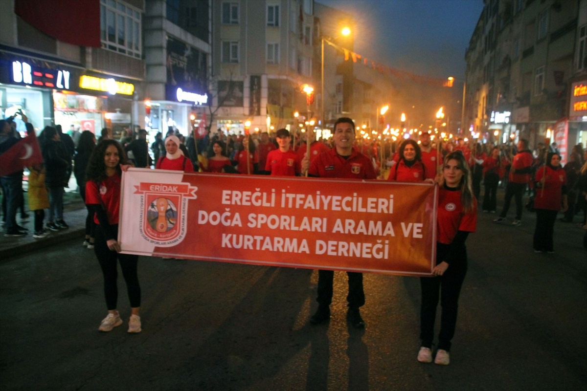 Düzce ve Zonguldak\'ta Coşkulu Fener Alayı