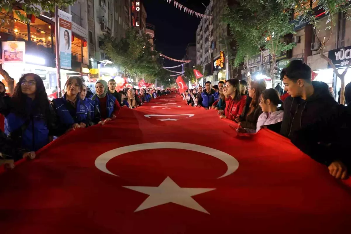 Elazığ\'da Cumhuriyet\'in 101. Yılı Coşkuyla Kutlandı