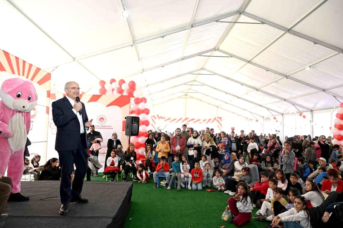 Cumhuriyet Panayırı\'nda Eğlence Dolu Günler