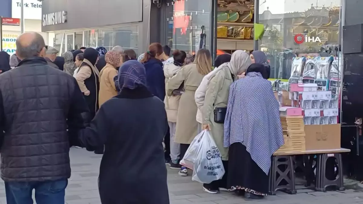 İndirim Fırtınası Düzce\'de İzdiham Yaratıyor