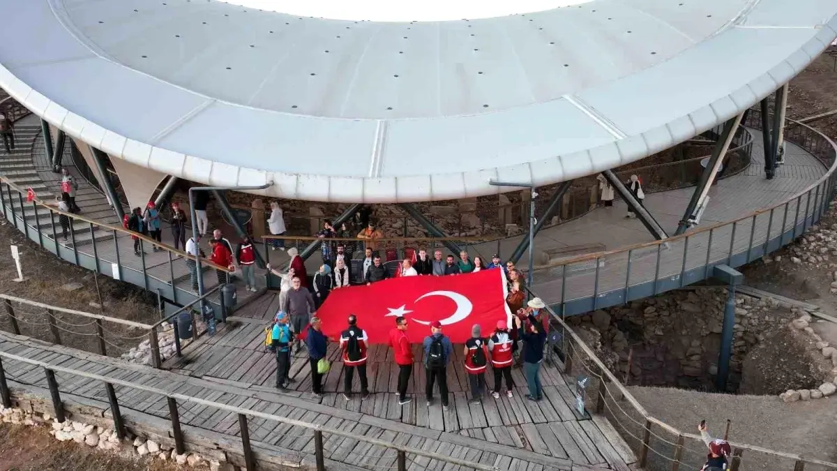 Şanlıurfa\'da Cumhuriyet Yürüyüşü