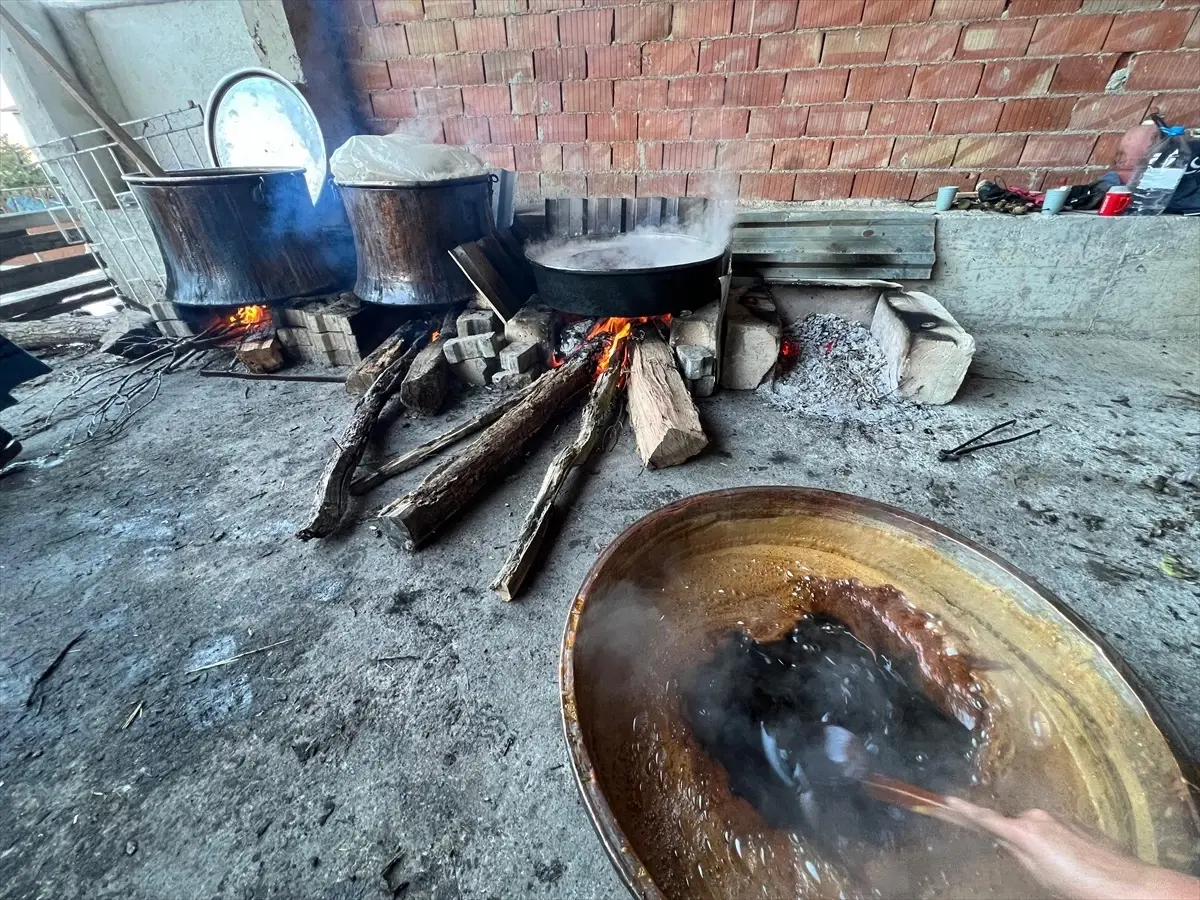 Kavak\'ta Doğal Şeker Pancarı Pekmezi Üretimi Başladı