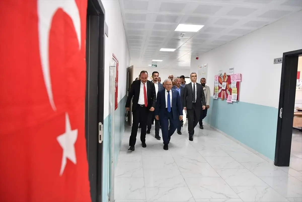 Kayseri\'de Yeni Okul Açıldı