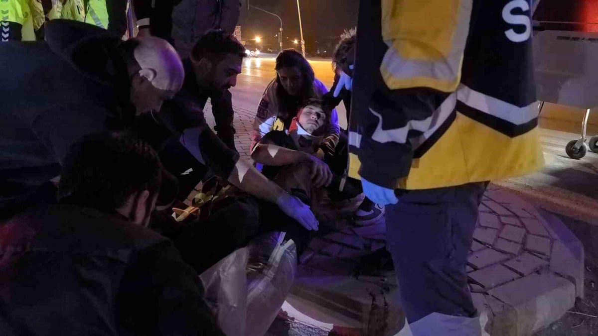 İnegöl\'de Motosiklet Kazası: Anne Gözyaşlarına Boğuldu