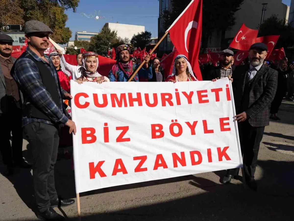 Iğdır\'da Cumhuriyet Bayramı Coşkuyla Kutlandı