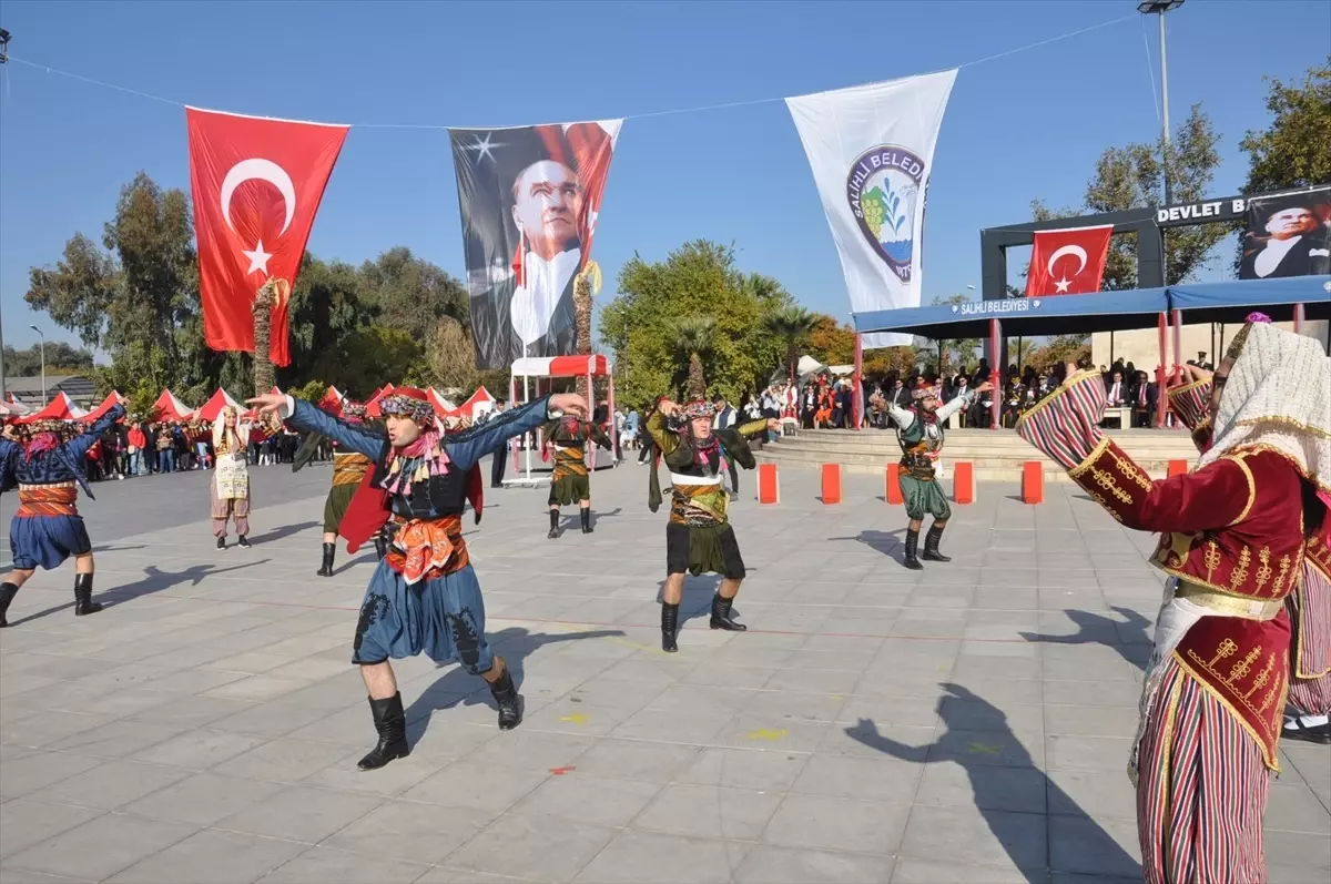 Manisa\'nın ilçelerinde 29 Ekim Cumhuriyet Bayramı kutlandı