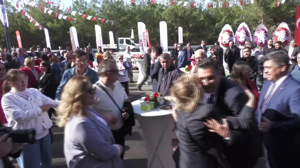 Manisa Ulaşımına Nefes Aldıracak Cumhuriyet Kavşağı, Cumhuriyet Bayramı\'nda Açıldı