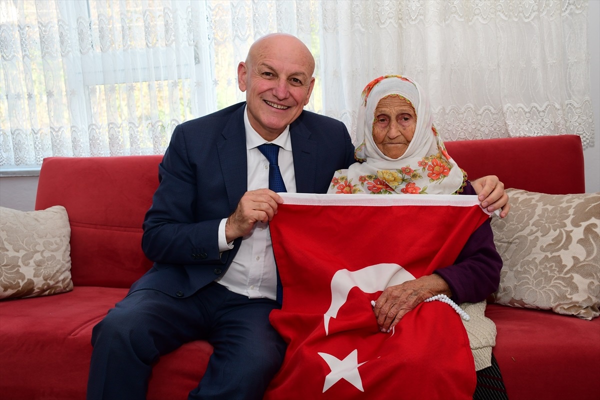 Asırlık Çınarlarla Cumhuriyet Coşkusu
