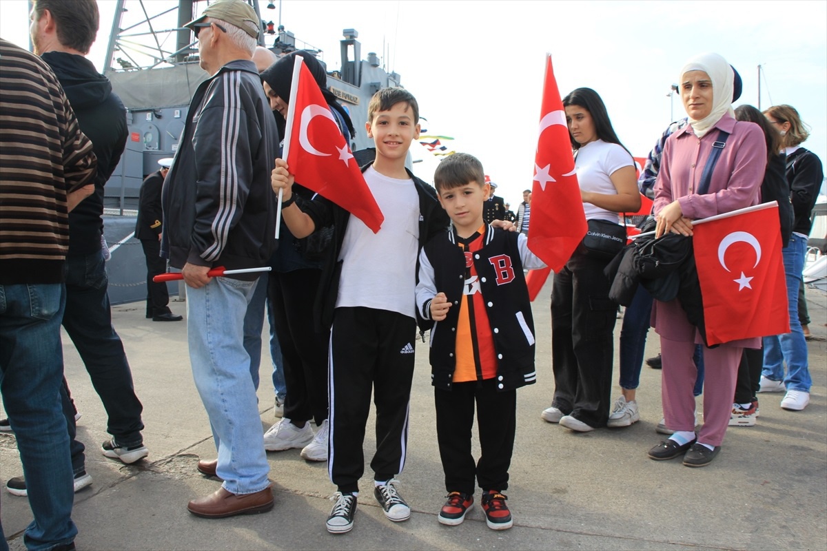 TCG Poyraz Hücumbotu İzmit\'te Ziyarete Açıldı