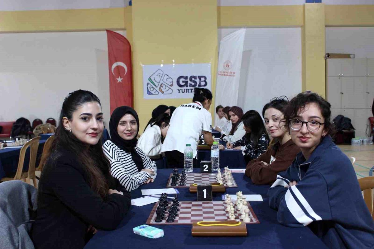 Düzce\'de Satranç Turnuvası Şampiyonları Belli Oldu