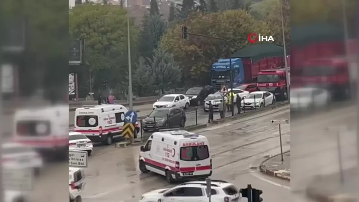 İnegöl\'de Trafik Kazası: 2 Yaralı