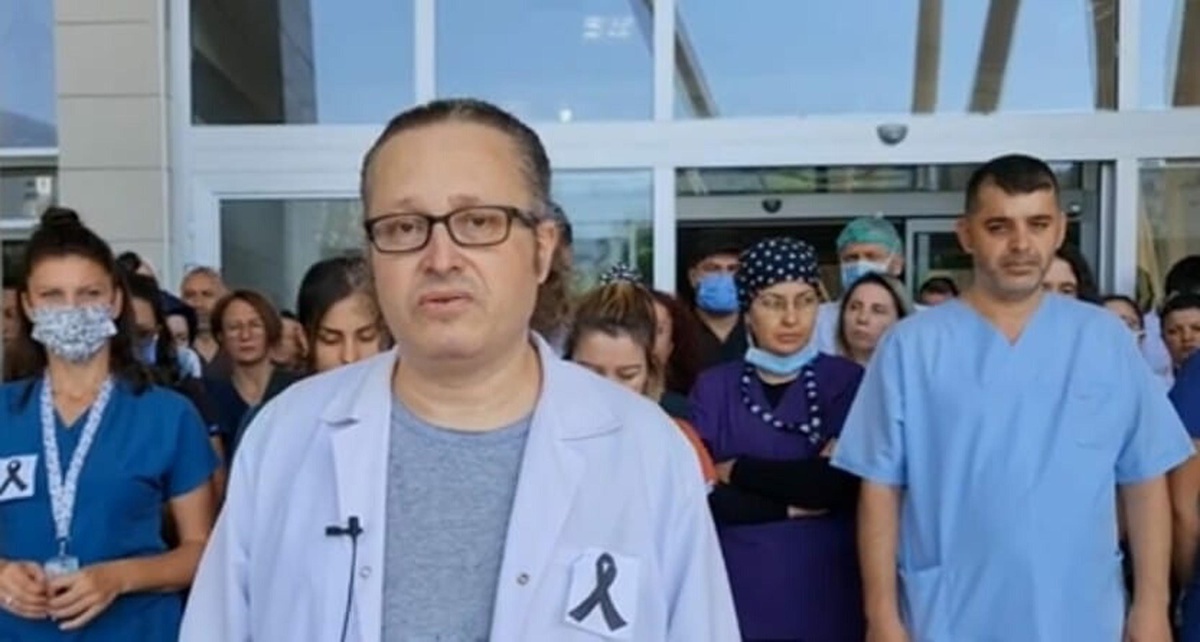 Emekli Doktor Film Yönetmeni Oluyor