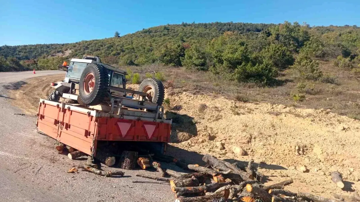 Bilecik\'te Traktör Römorku Devrildi: Sürücü Yaralandı