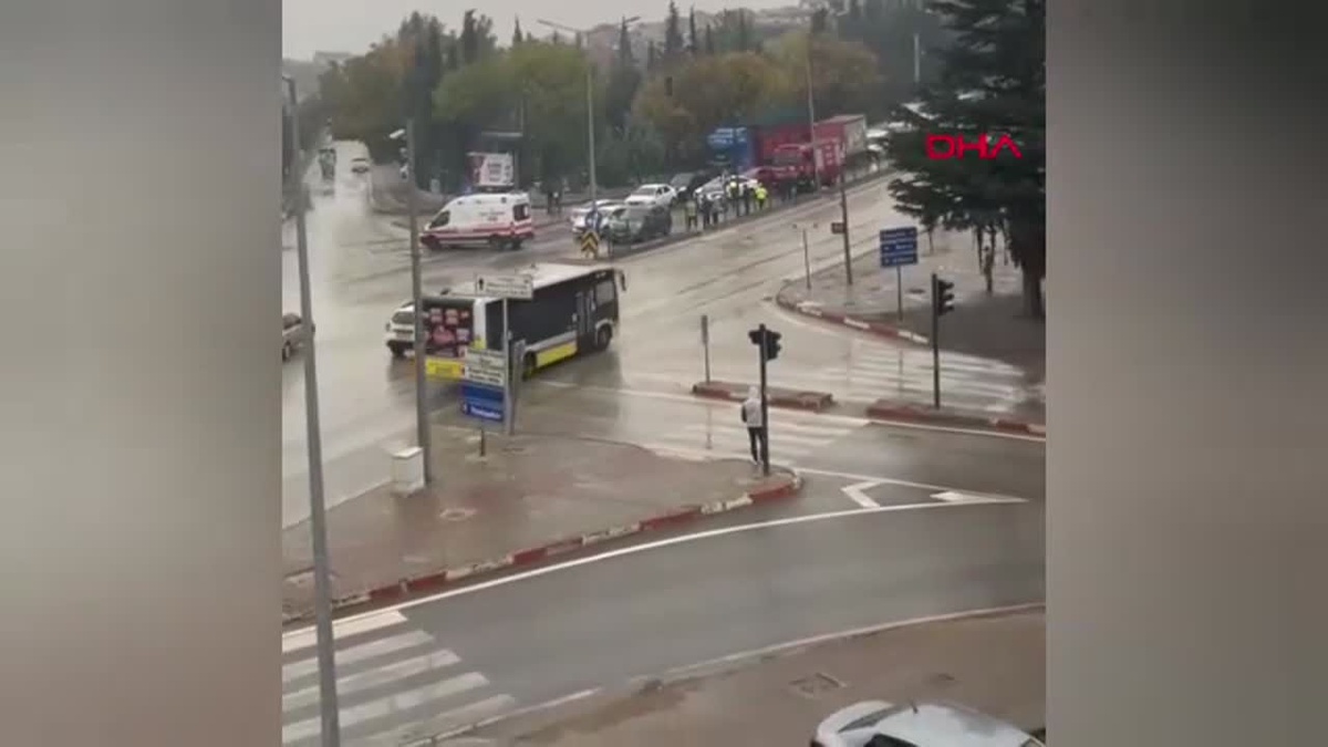 İnegöl\'de Trafik Kazası: 2 Yaralı
