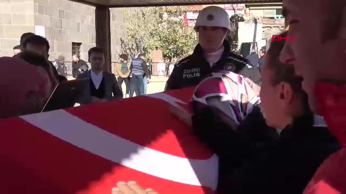 Polis Eşinden Sert Tepki