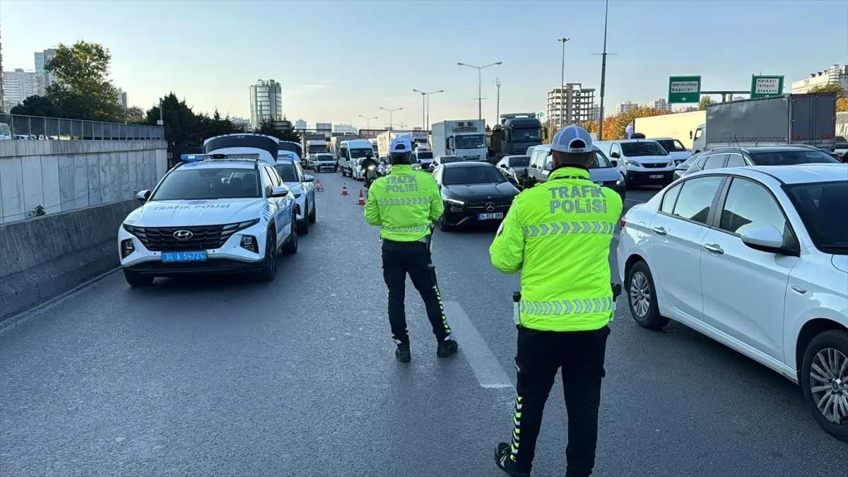 İstanbul\'da Usulsüz Çakar ve Siren Denetimi