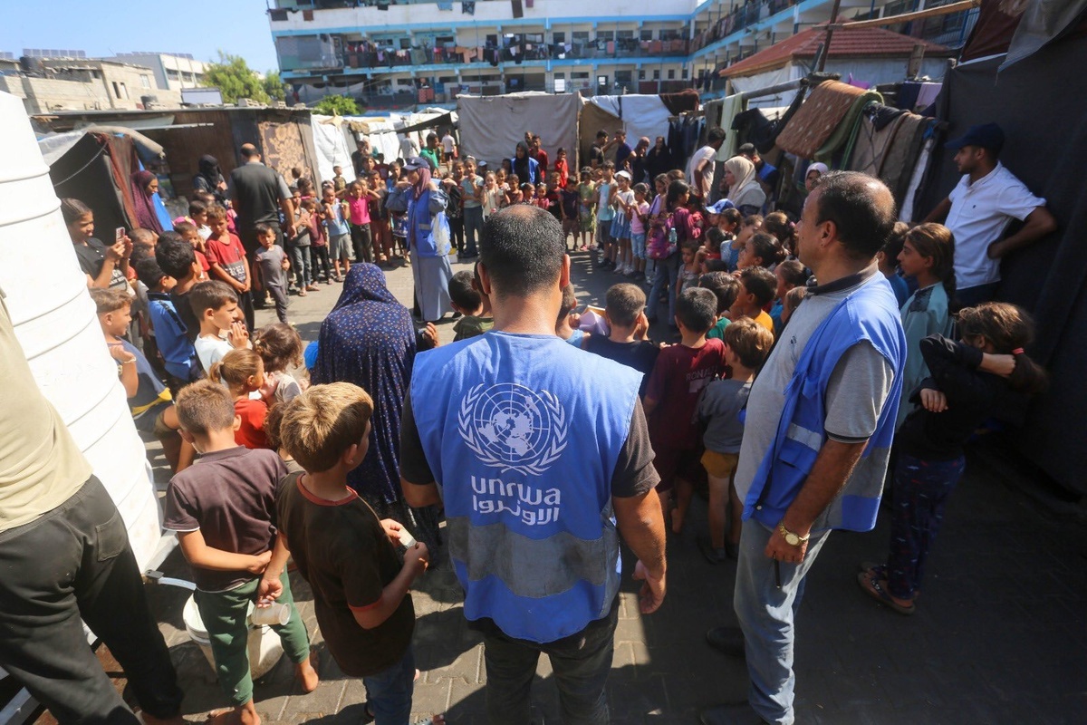 UNRWA\'ya Yönelik Yasaklar Gazze\'yi Tehdit Ediyor