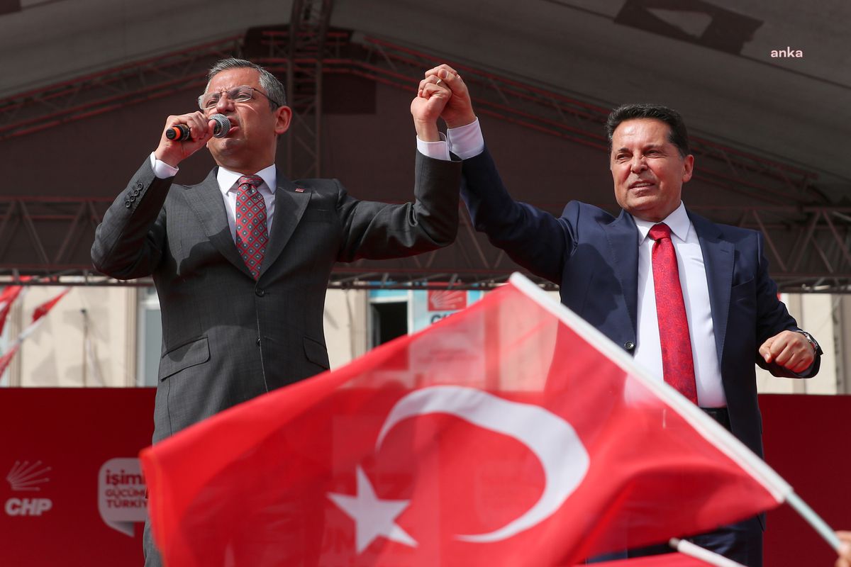 CHP Genel Başkanı Özgür Özel\'den Ahmet Özer\'in Gözaltına Alınmasıyla İlgili Açıklama