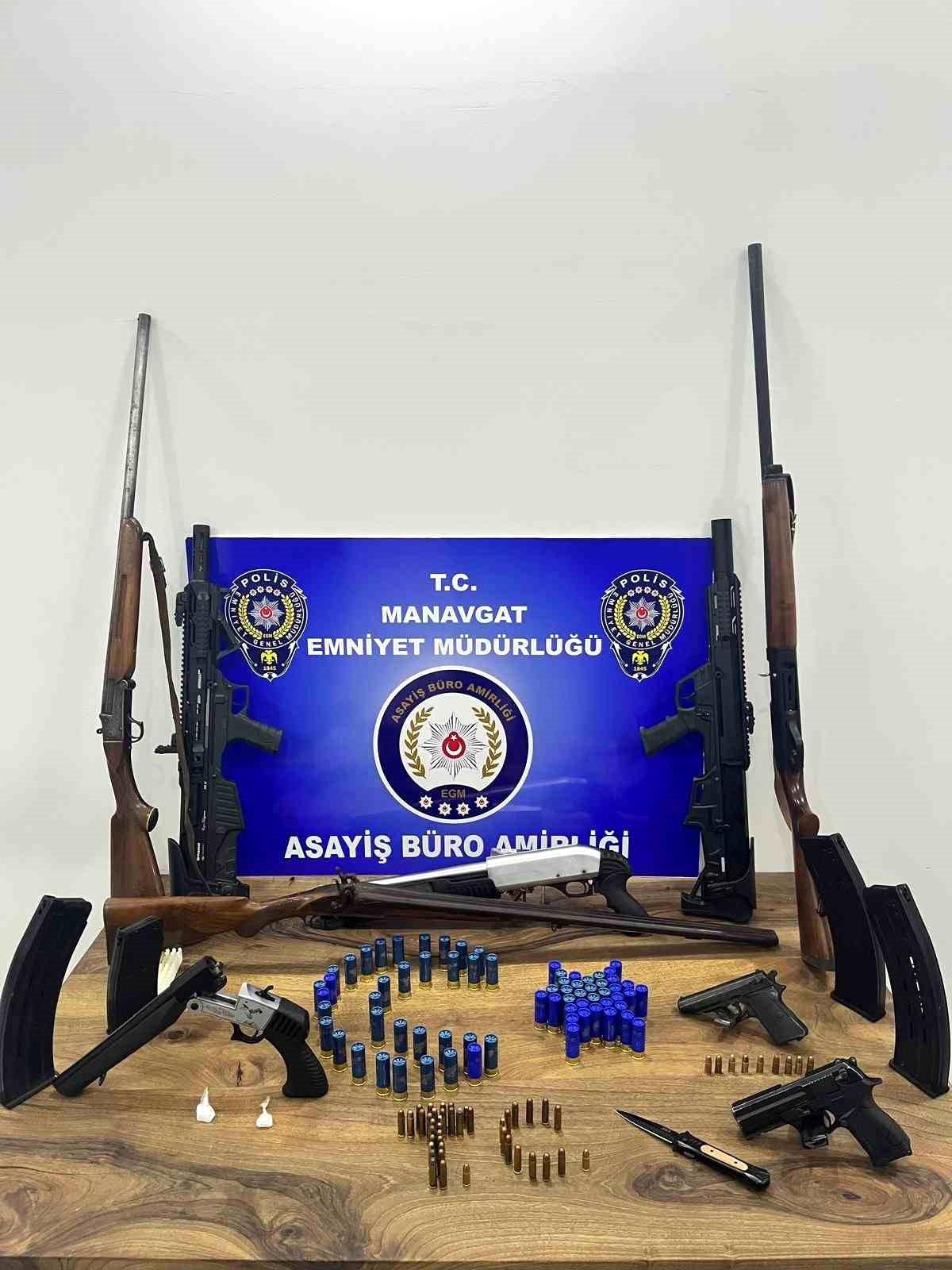 Manavgat\'ta Uyuşturucu Operasyonu: 2 Şüpheli Yakalandı