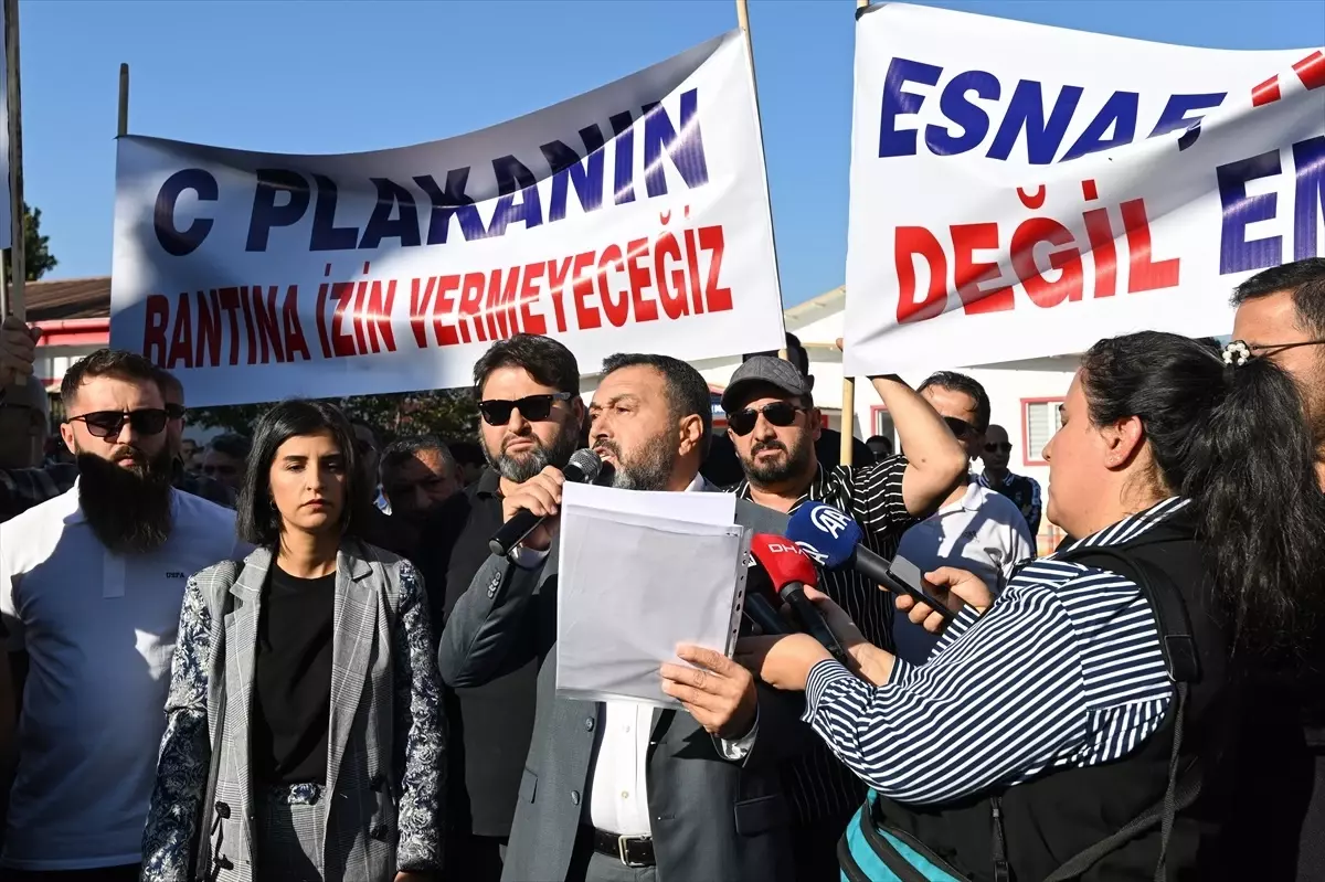 Antalya\'da C Plaka Zorunluluğuna Protesto