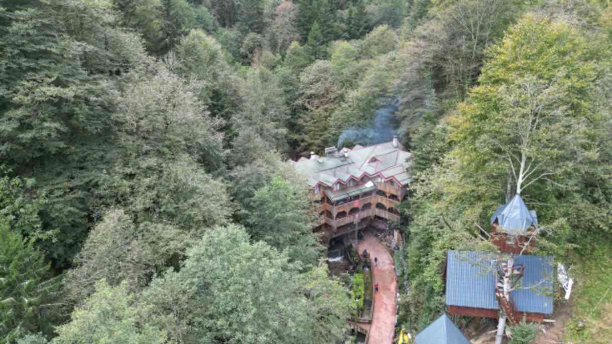 Arap turistler Trabzon'daki korku filmlerini aratmayan tesise akın ediyor