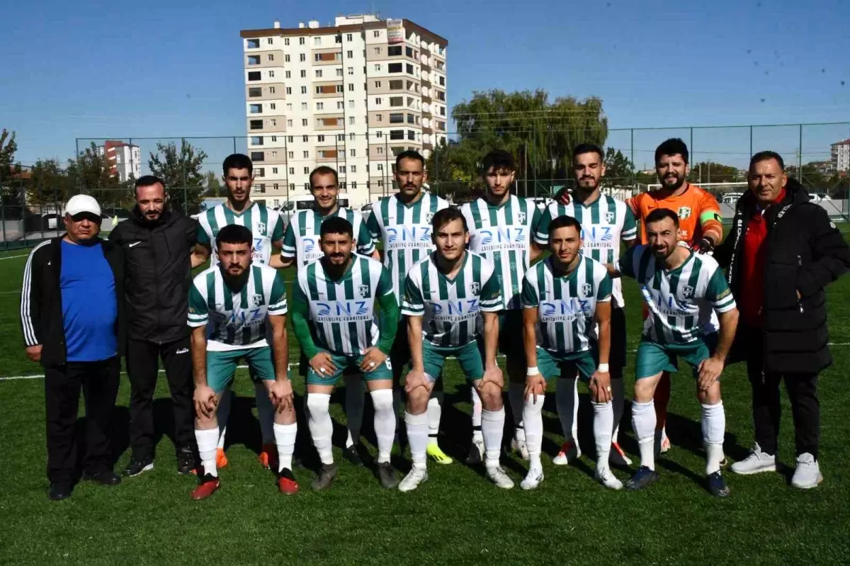 Argıncıkspor Liderliğe Koşuyor