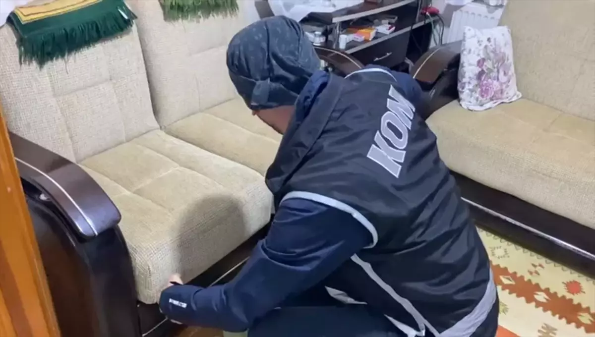 Balıkesir\'de FETÖ Operasyonu: 3 Gözaltı