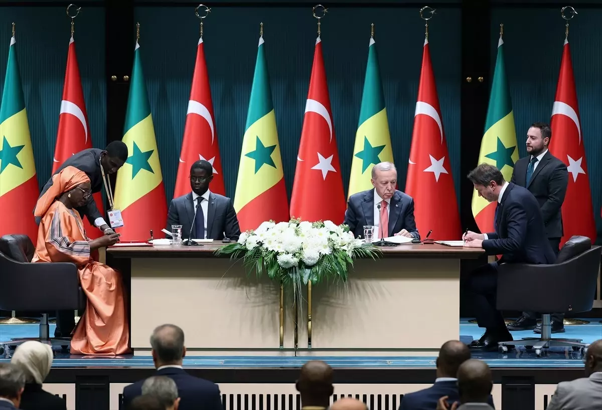 Cumhurbaşkanı Erdoğan, Senegal Cumhurbaşkanı Fay ile ortak basın toplantısında konuştu Açıklaması