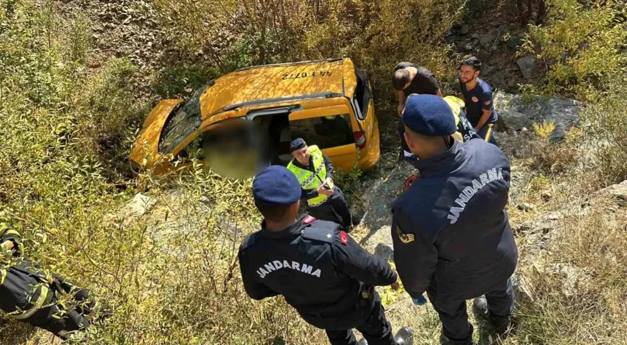 Sincik\'te Trafik Kazası: 2 Ölü