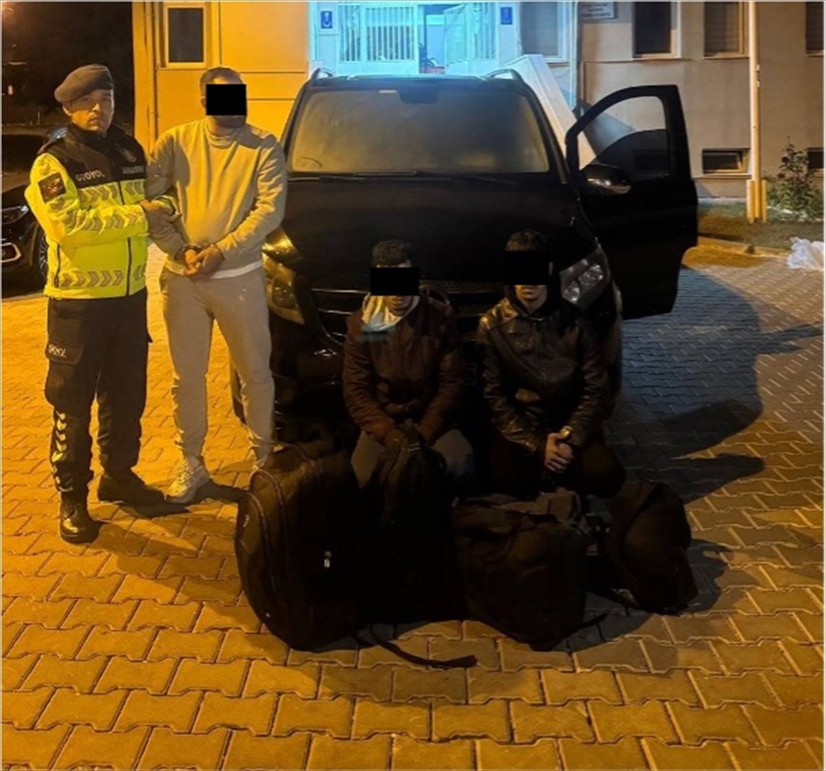 Kırklareli\'nde 27 Yasa Dışı Göçmen Yakalandı