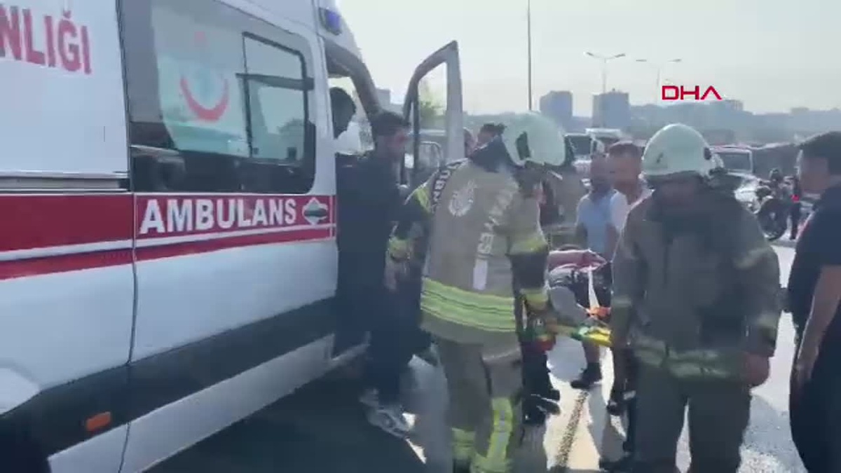 Metrobüs Kazasında 1 Ölü, 32 Yaralı