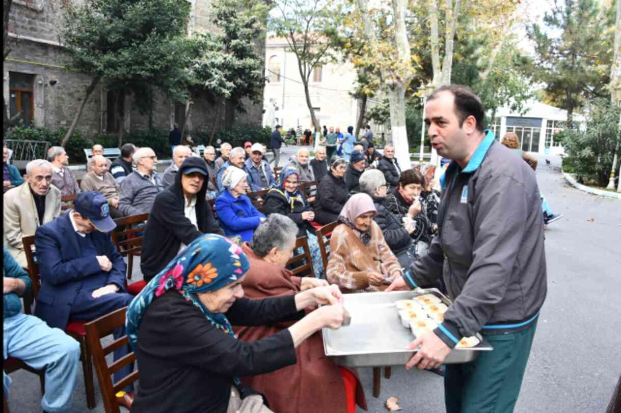 Mahizer'den tatlı sohbet ve Züleyha'dan mini konser