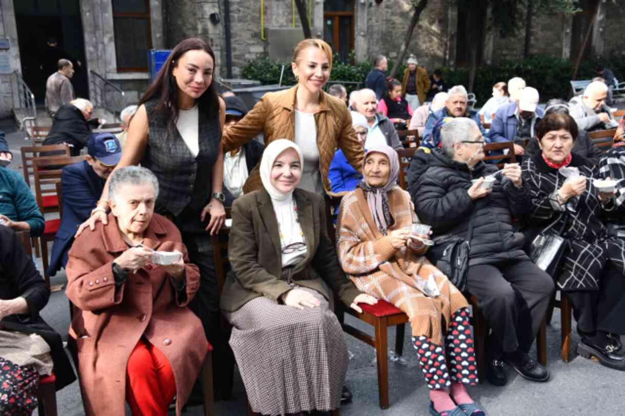 Mahizer'den tatlı sohbet ve Züleyha'dan mini konser