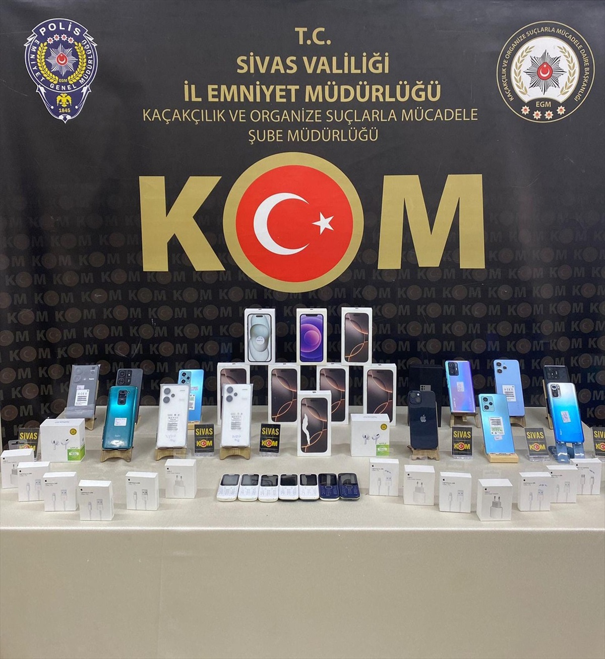 Sivas\'ta Kaçak Telefon Operasyonu
