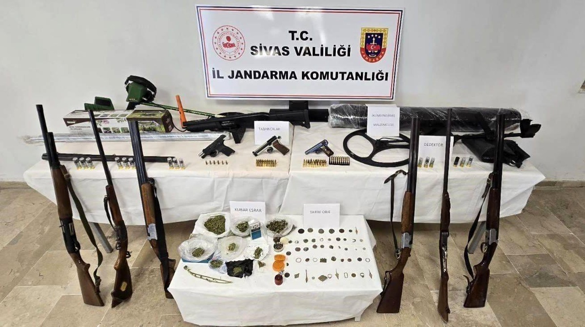 Sivas\'ta Uyuşturucu Operasyonu: 7 Gözaltı