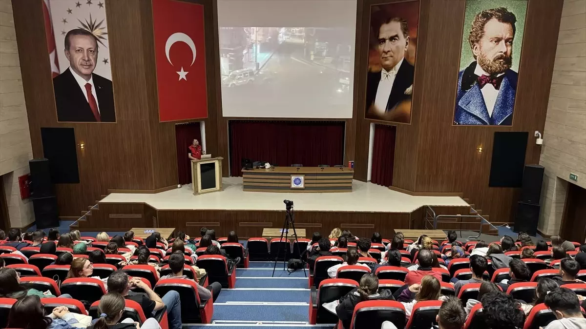 Tekirdağ\'da Üniversite Öğrencilerine Terör Semineri