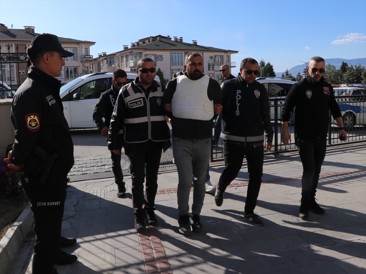 Burdur\'da Restoranda Cinayet: Zanlı Tutuklandı