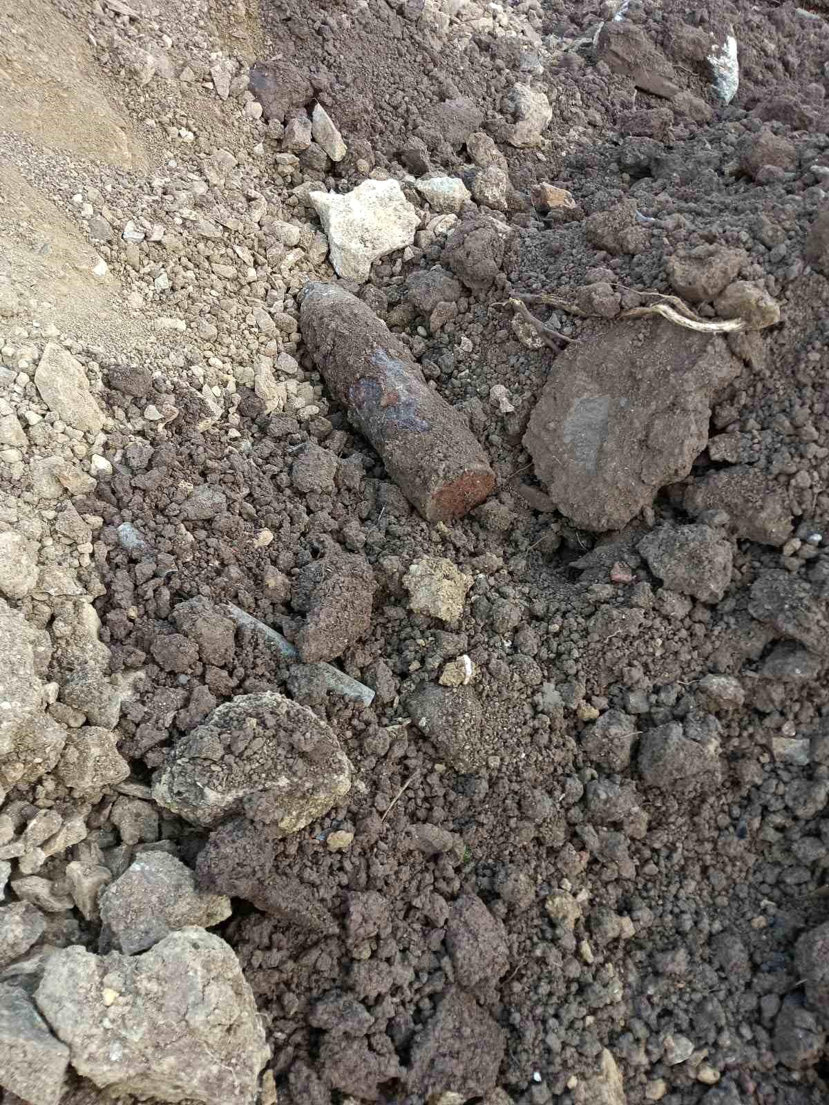 İnegöl\'de Altyapı Çalışmasında Top Mermisi Bulundu