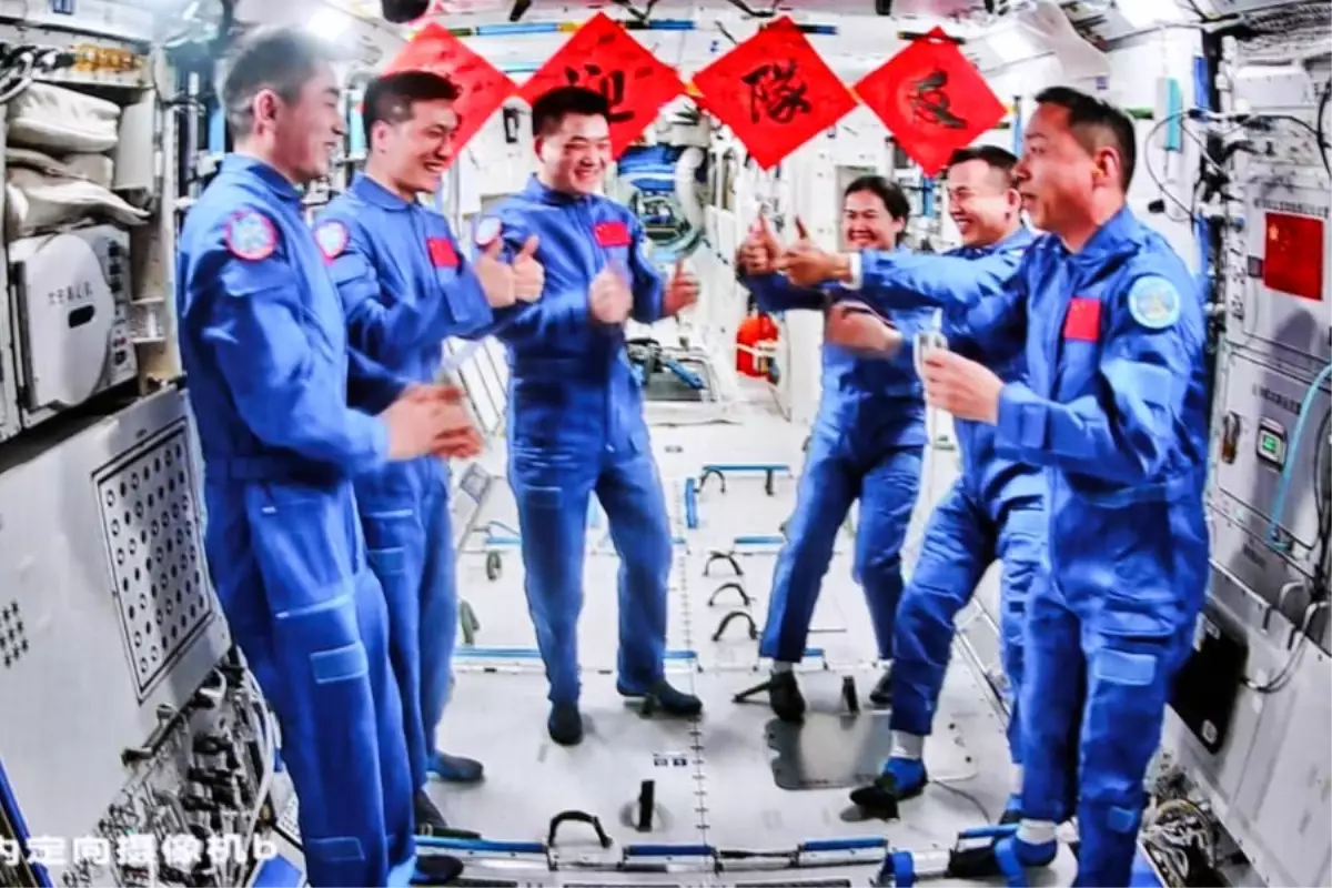 Shenzhou-18 Astronotları Dünya\'ya Dönüyor