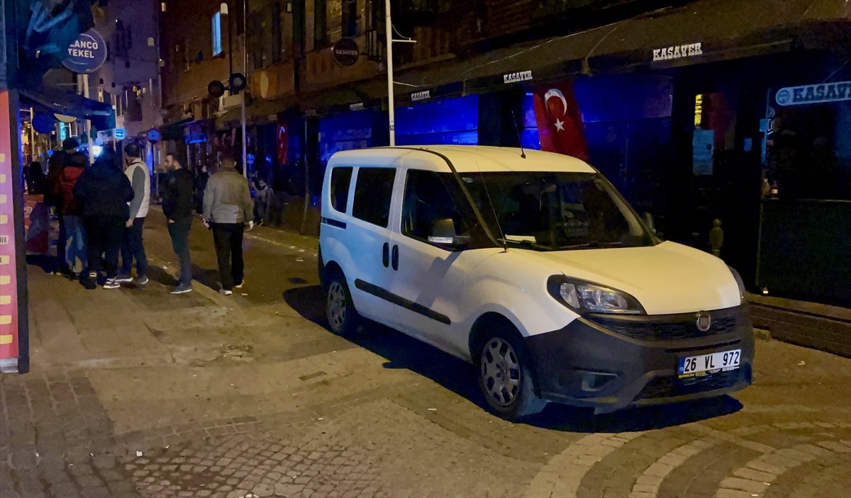 Eskişehir\'de Silahlı Saldırı: 2 Yaralı