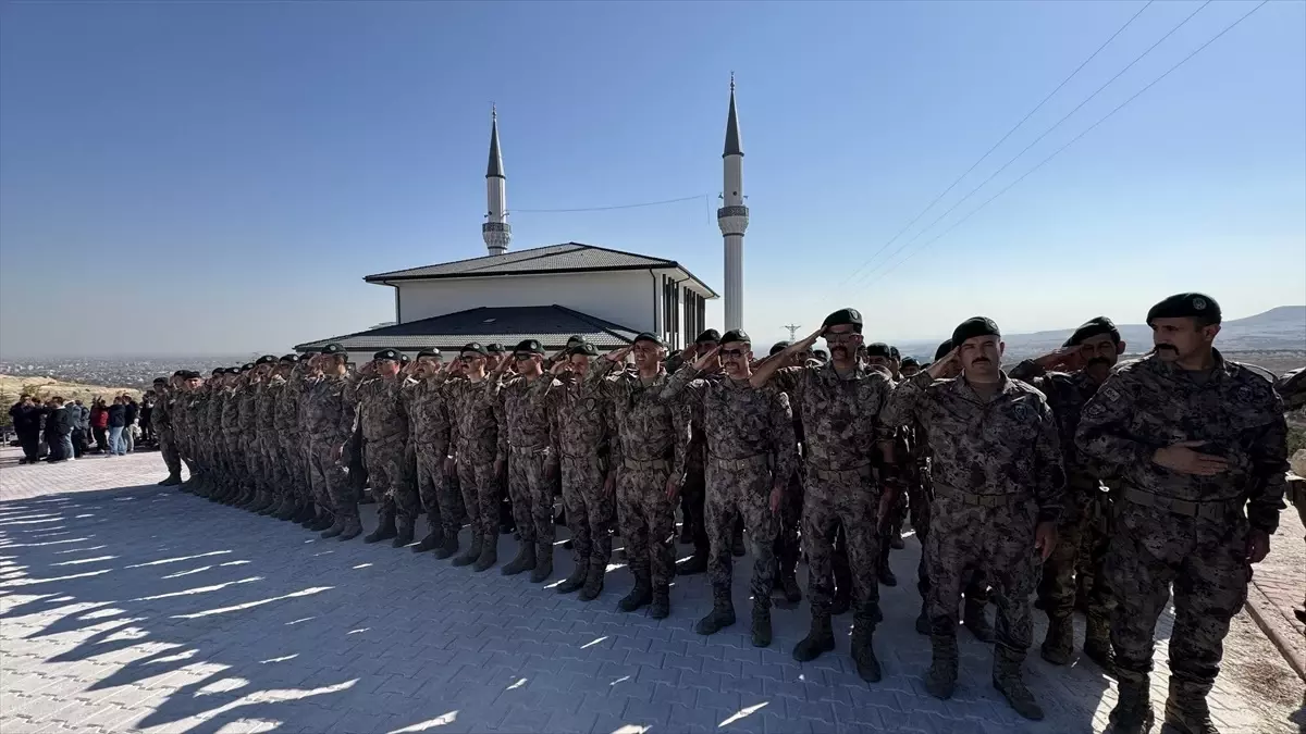 Konya\'da özel harekat yerleşkesine yaptırılan cami ibadete açıldı