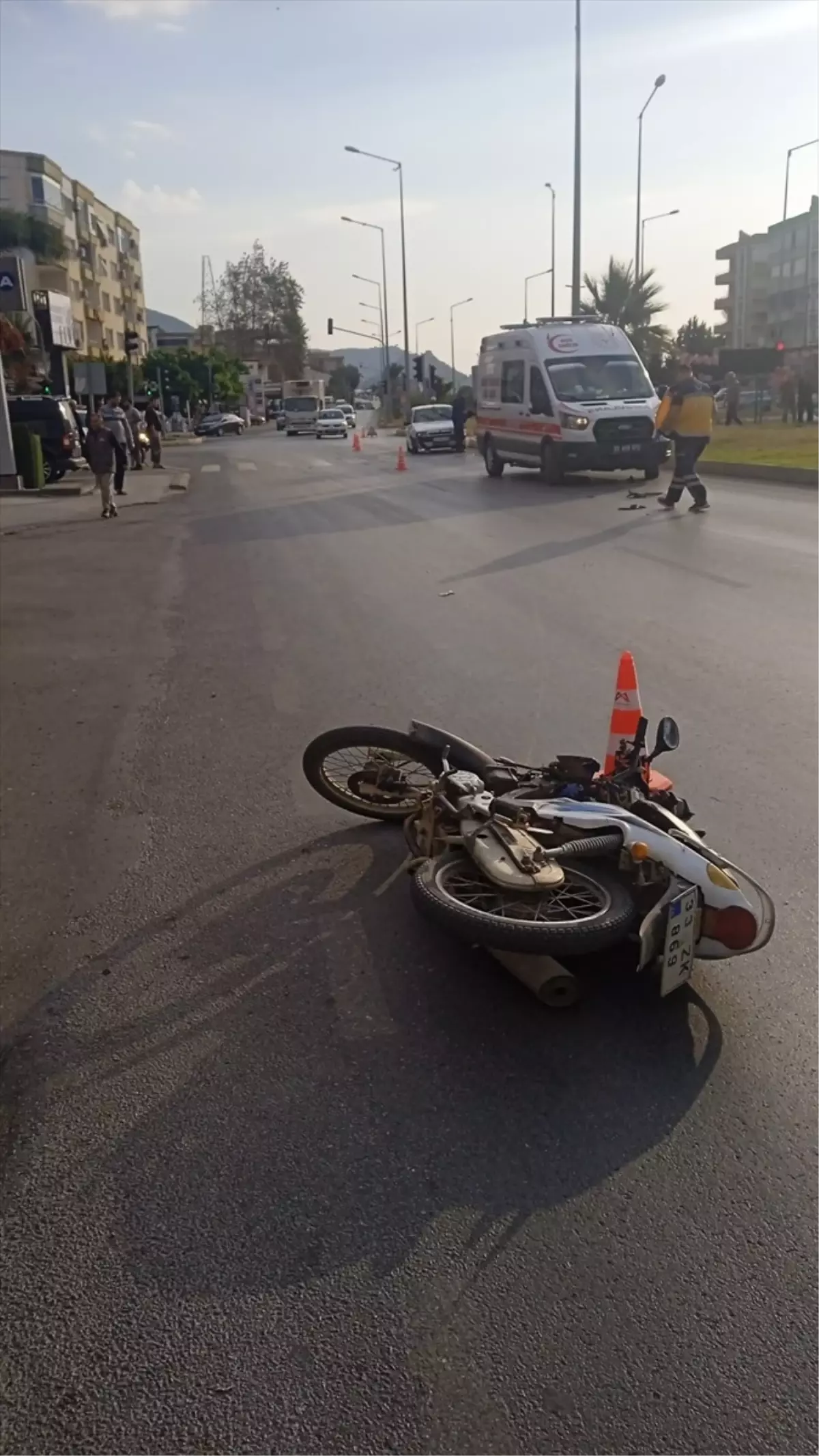 Mersin\'de Kaza: Motosiklet Sürücüsü Yaralandı