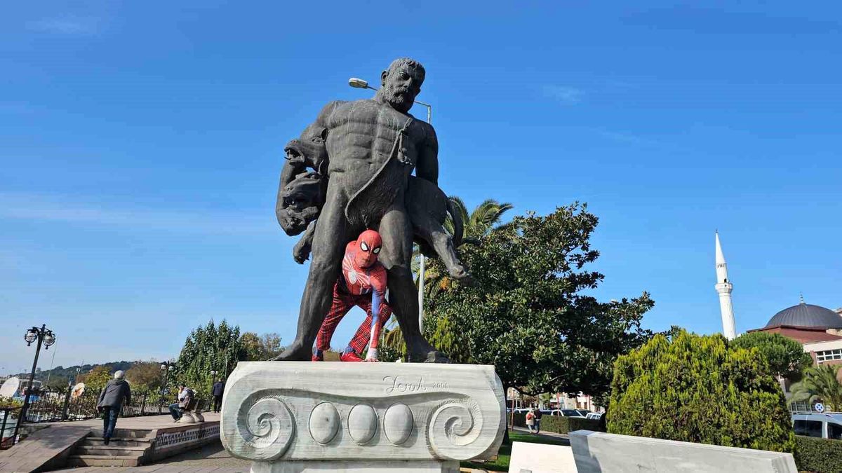 Türkiye\'nin Spider-Man\'i Karadeniz Ereğli\'de