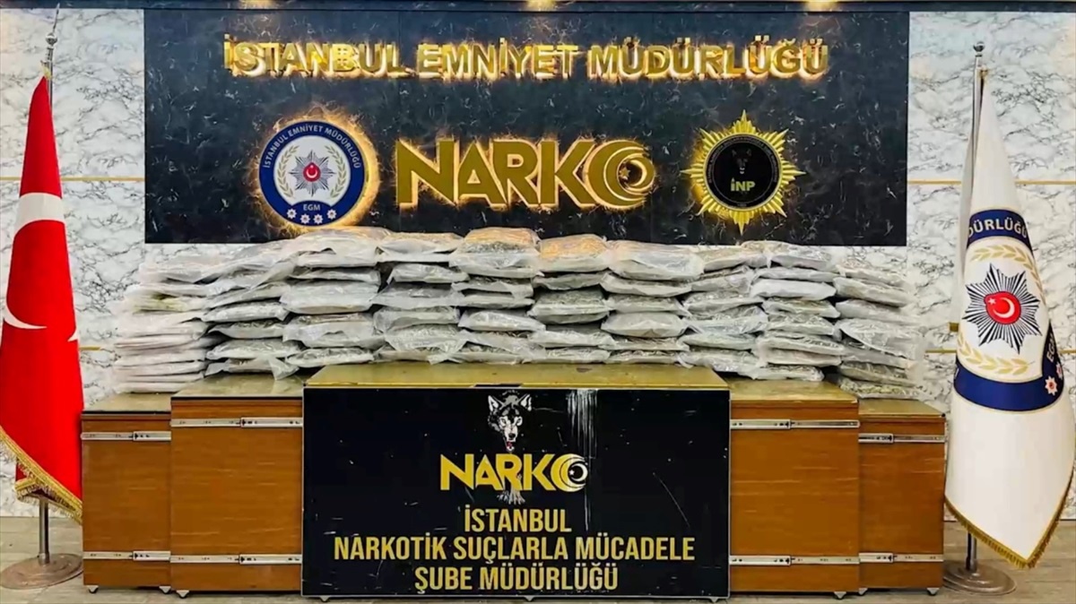 İstanbul\'da Narkoçelik-44 Operasyonu: 3,5 Ton Uyuşturucu Ele Geçirildi