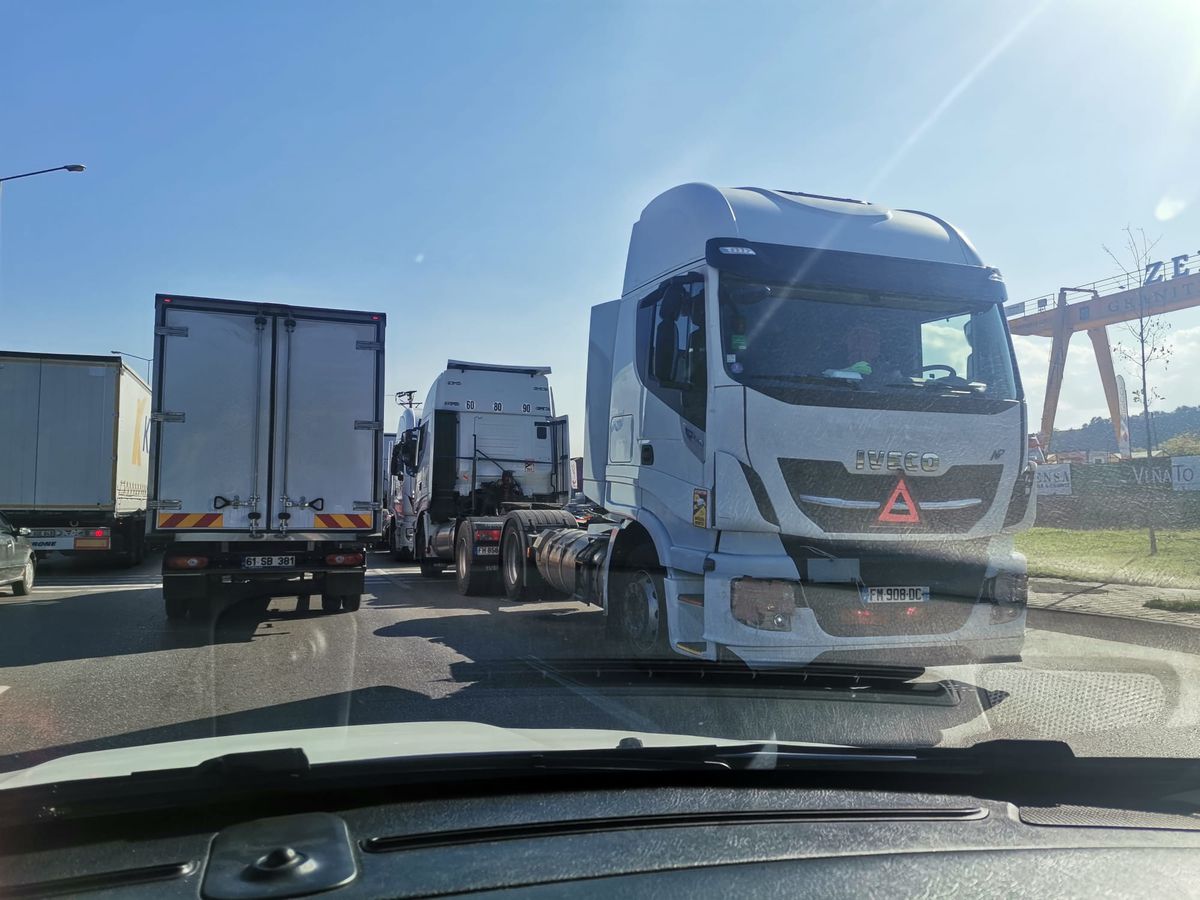 Samsun\'da TIR\'lar Ters Yönde Gidince Panik