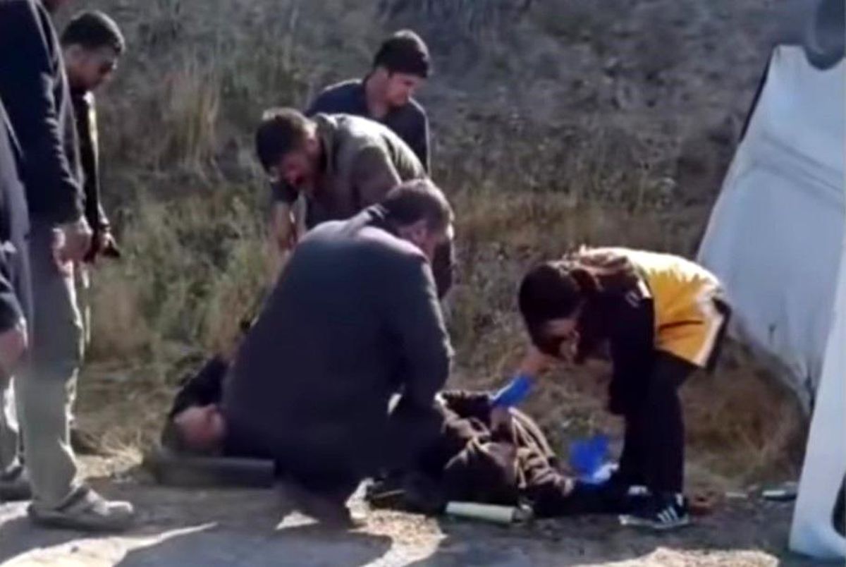 Van\'da Minibüs Takla Attı: 3 Yaralı