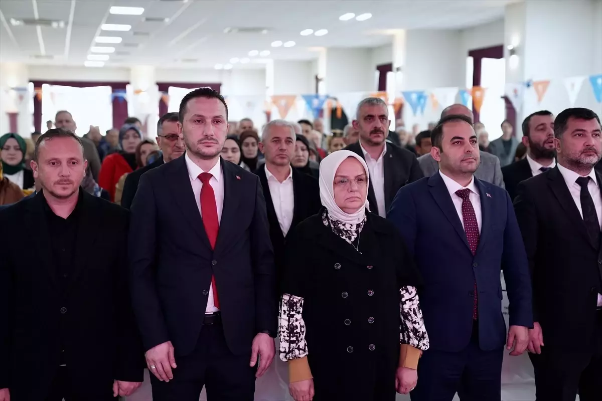 Ayşe Keşir: AK Parti, Sorunlarla Yüzleşerek Siyaset Yapıyor